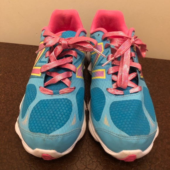 New Balance shoes - Picture 3 of 5